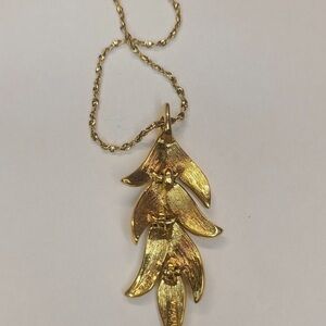 Vintage Monet drop dangle leaf gold tone necklace